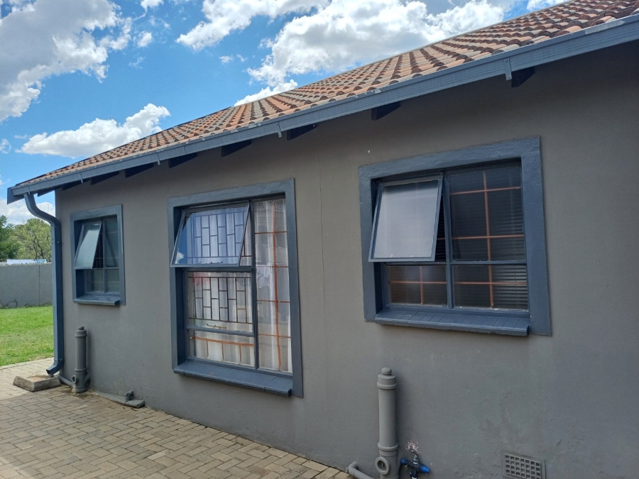 3 Bedroom Property for Sale in Pinehaven Free State